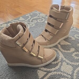 Aldo Tan Wedge Sneakers Size 8